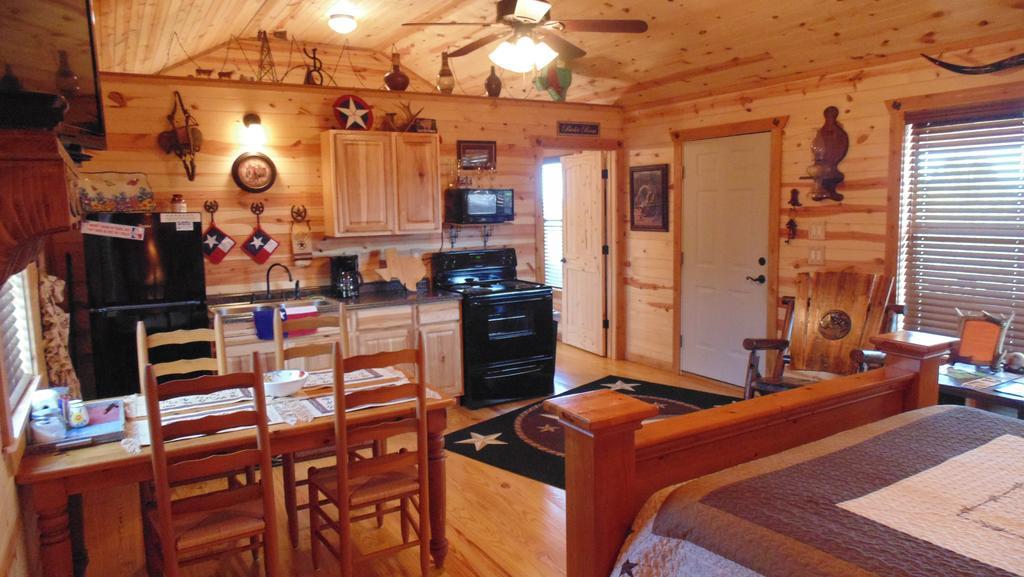 Texas T Bed And Breakfast Llano Exterior foto
