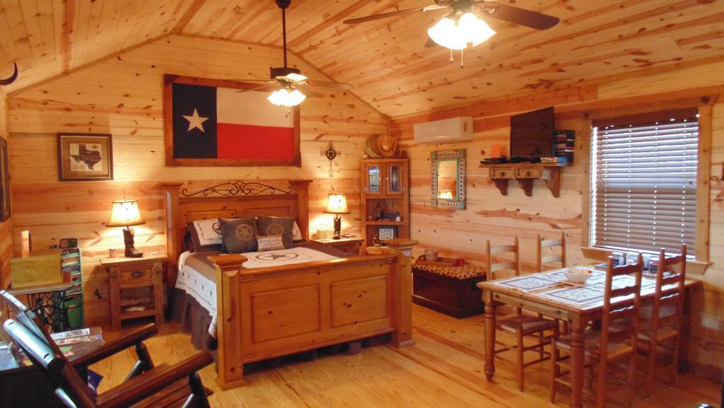 Texas T Bed And Breakfast Llano Exterior foto