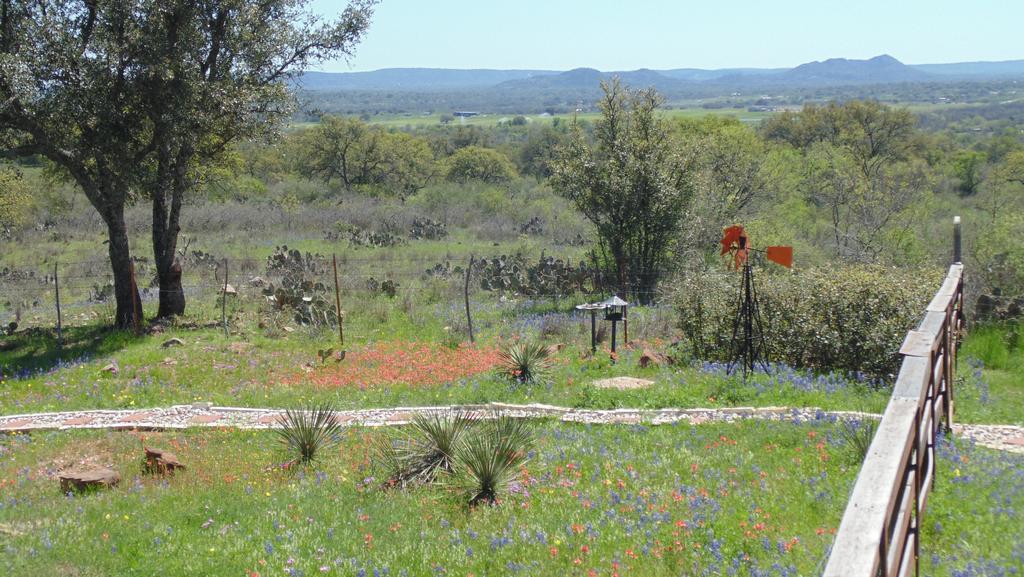 Texas T Bed And Breakfast Llano Exterior foto